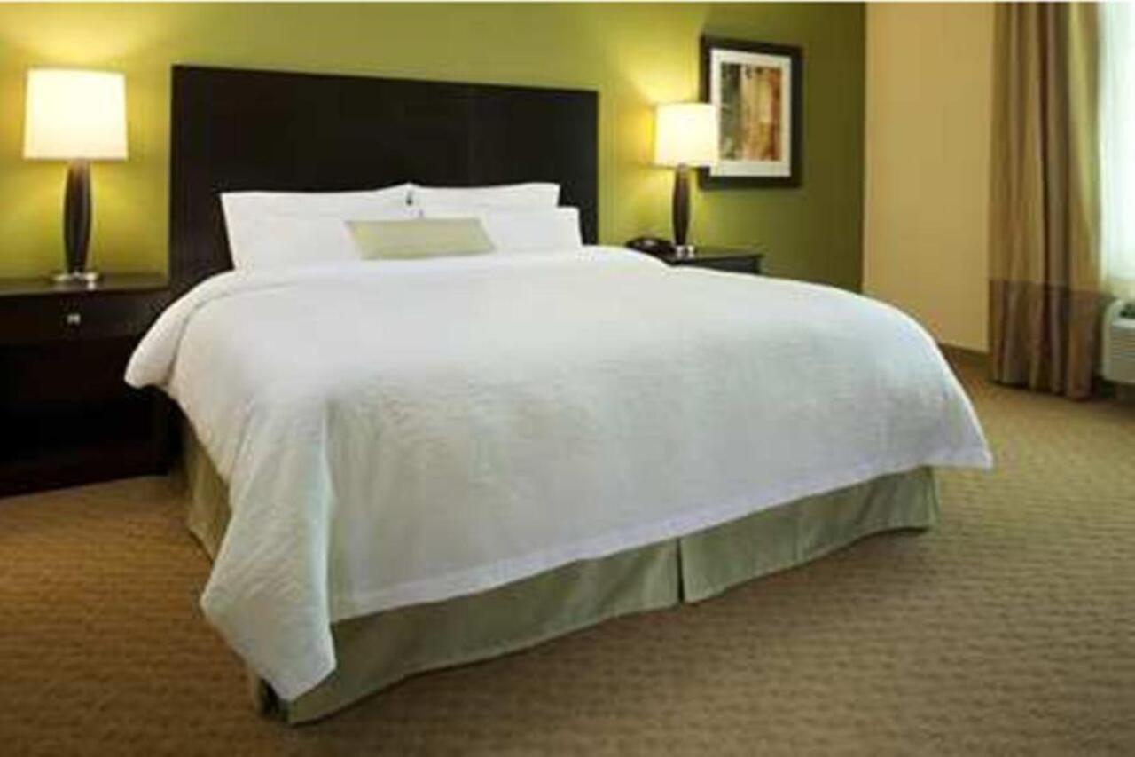 Ferry Pass Hampton Inn & Suites Pensacola/I-10 Pine Forest Road מראה חיצוני תמונה