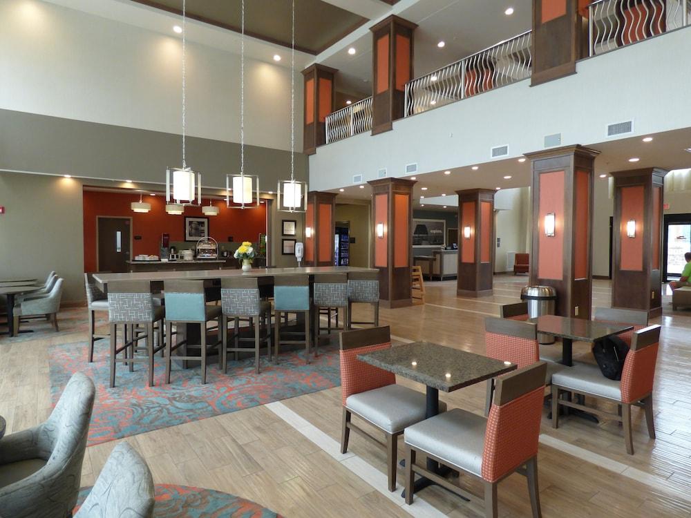 Ferry Pass Hampton Inn & Suites Pensacola/I-10 Pine Forest Road מראה חיצוני תמונה