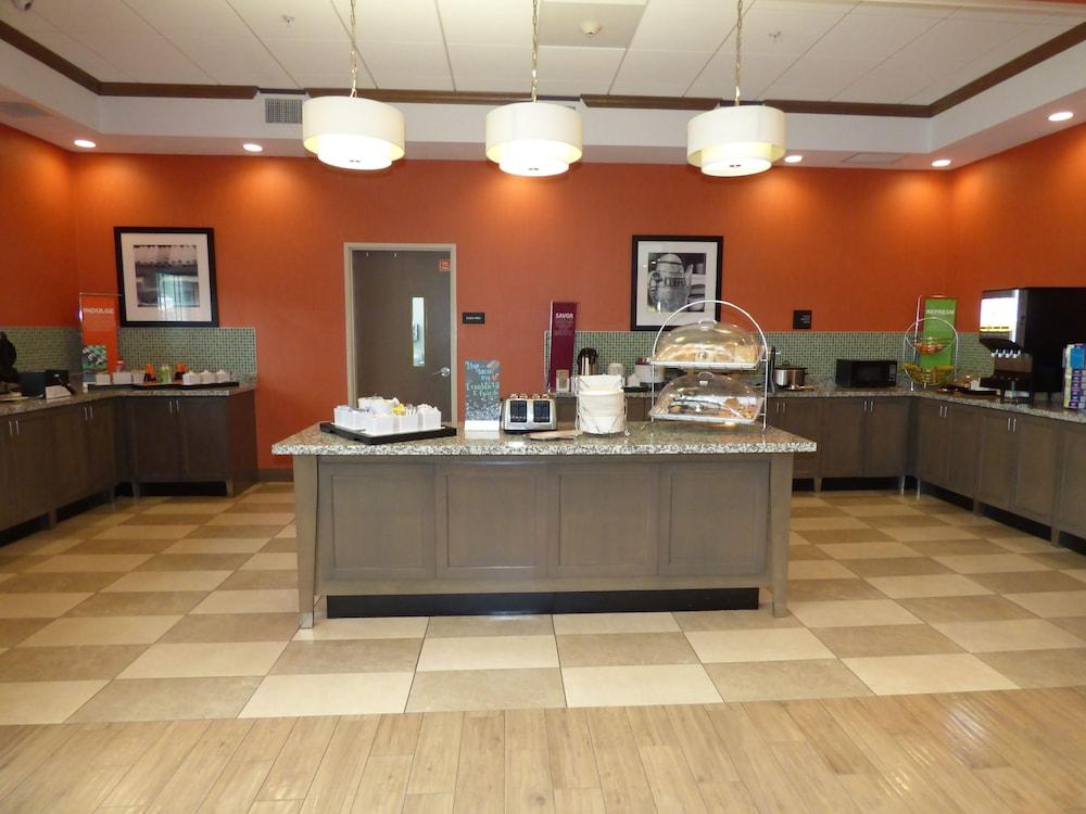 Ferry Pass Hampton Inn & Suites Pensacola/I-10 Pine Forest Road מראה חיצוני תמונה